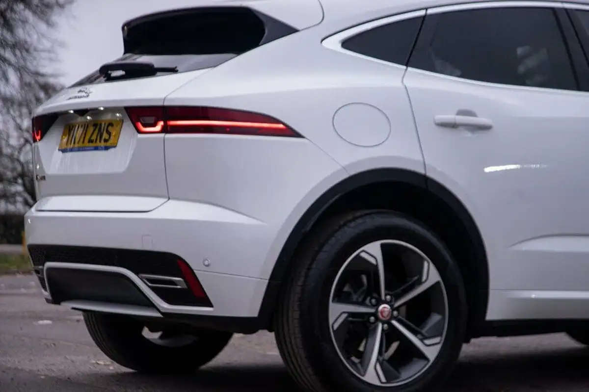 2021-jaguar-e-pace-20-d165-r-dynamic-se-big-44
