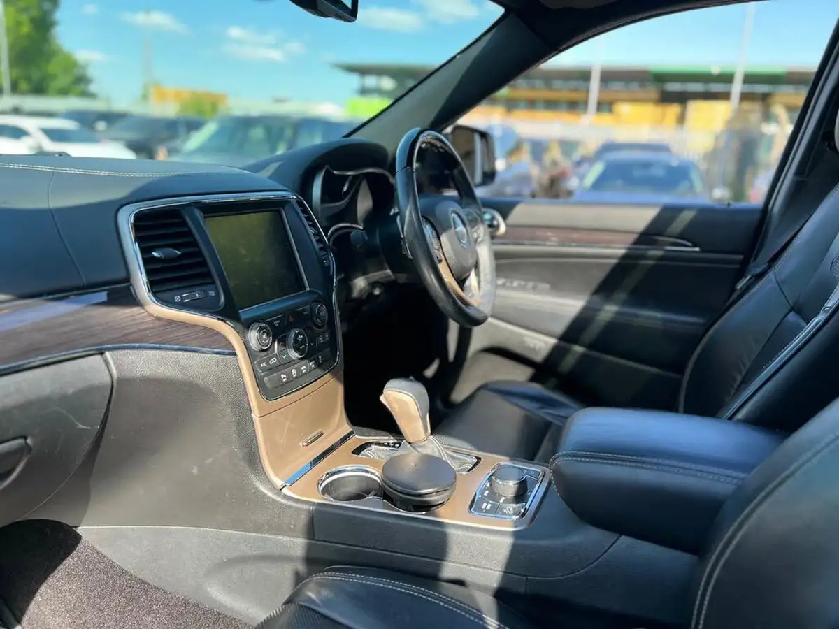 2017-jeep-grand-cherokee-30crd-overland-4x4-big-42