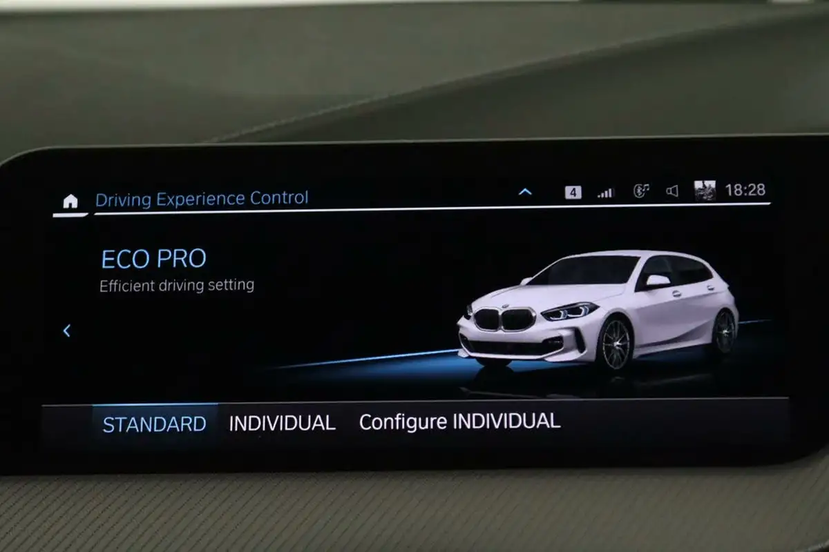 2020-bmw-1-series-20td-118d-m-sport-big-47
