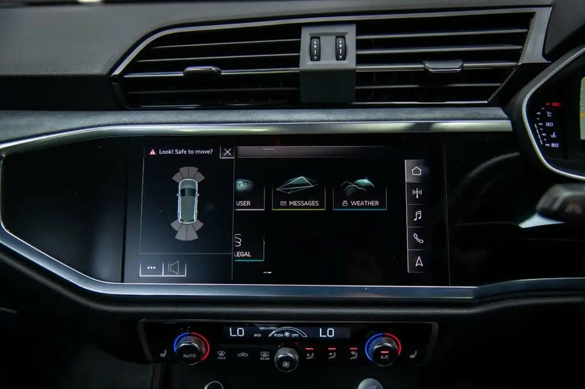 2019-audi-q3-20-40-tfsi-s-line-big-50