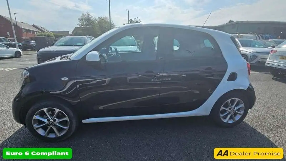 2016-smart-forfour-10-passion-70bhp-ss-twinamic-big-3