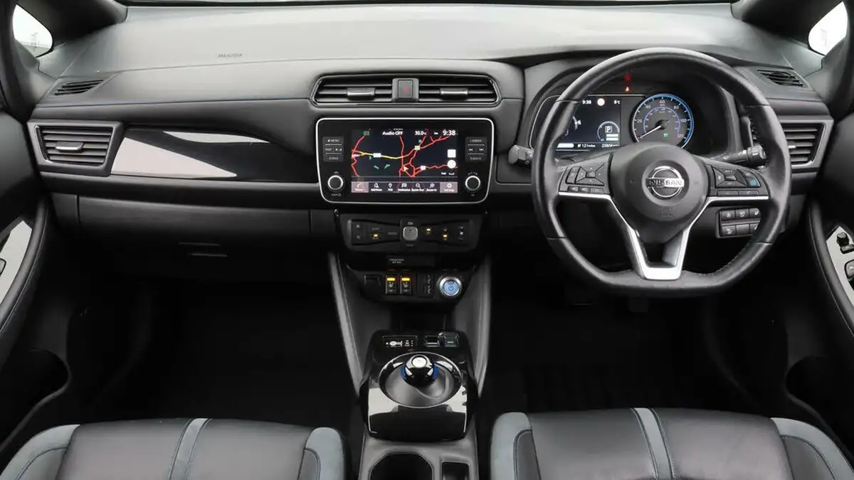2021-nissan-leaf-e-tekna-big-13
