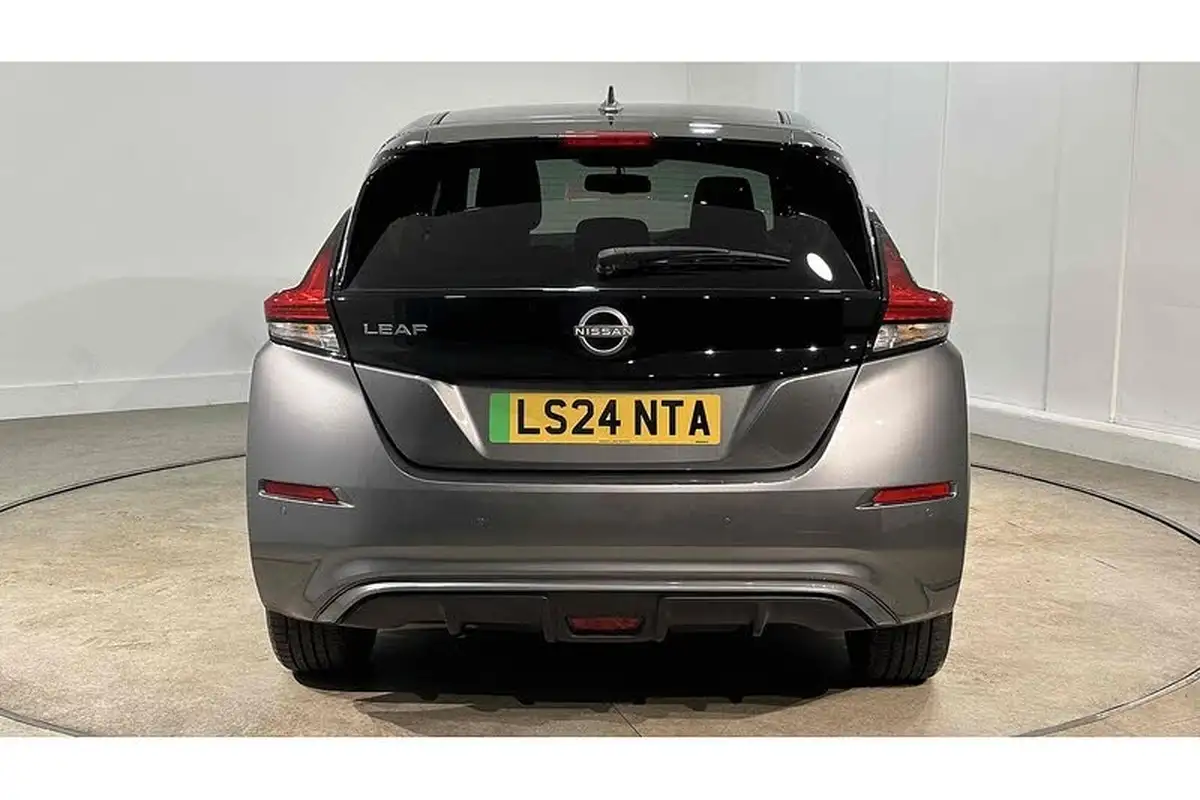 2024-nissan-leaf-e-tekna-39kwh-big-8