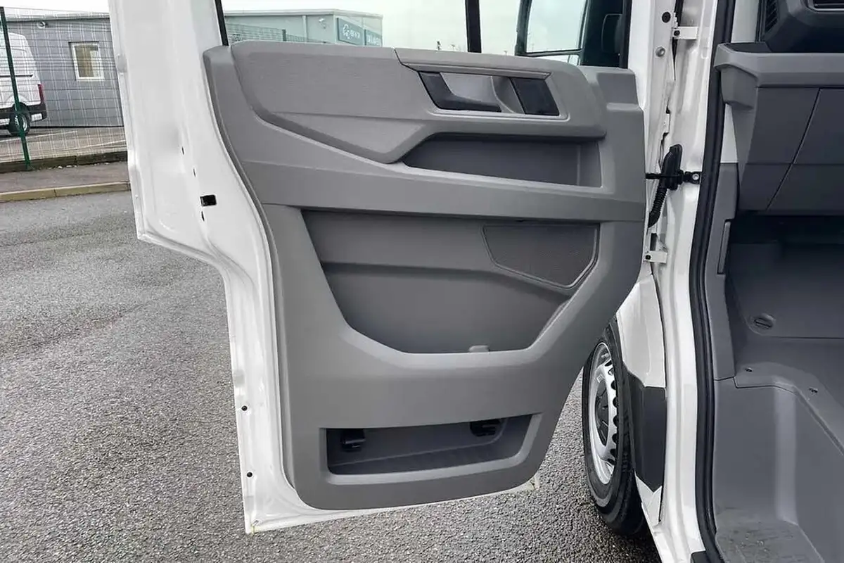 2024-volkswagen-crafter-20tdi-cr35-lwb-commerce-plus-140pseu6d-big-33