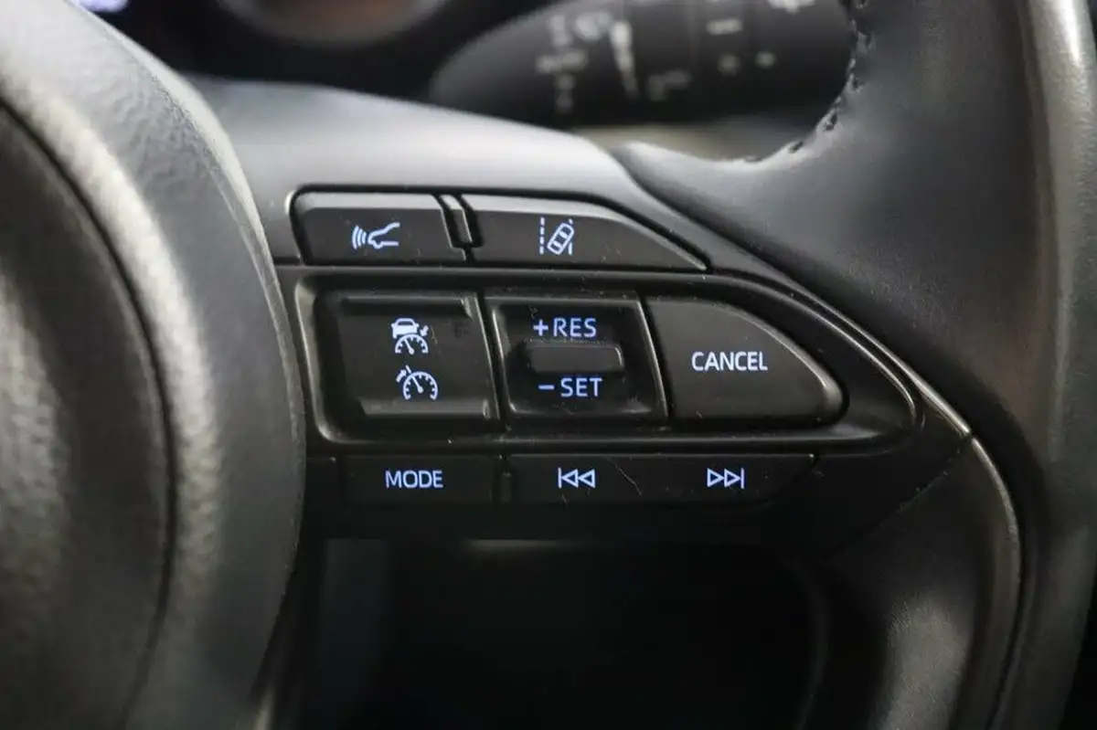 2022-toyota-yaris-cross-15-vvt-i-icon-big-22