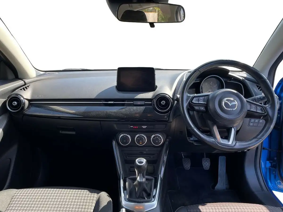 2018-mazda-mazda2-15-black-edition-big-12
