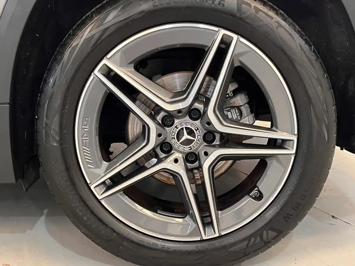 2021-mercedes-benz-gla-class-13-gla-200-amg-line-big-10