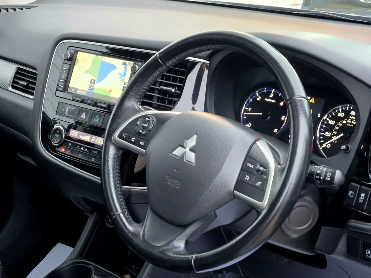2013-mitsubishi-outlander-22di-d-gx4-big-49