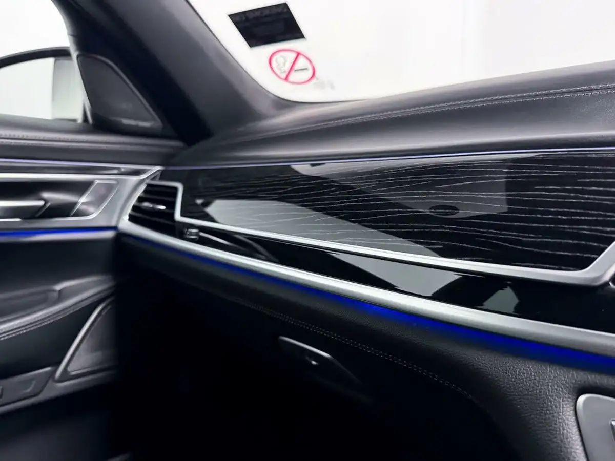 2022-bmw-7-series-30-745e-m-sport-big-26