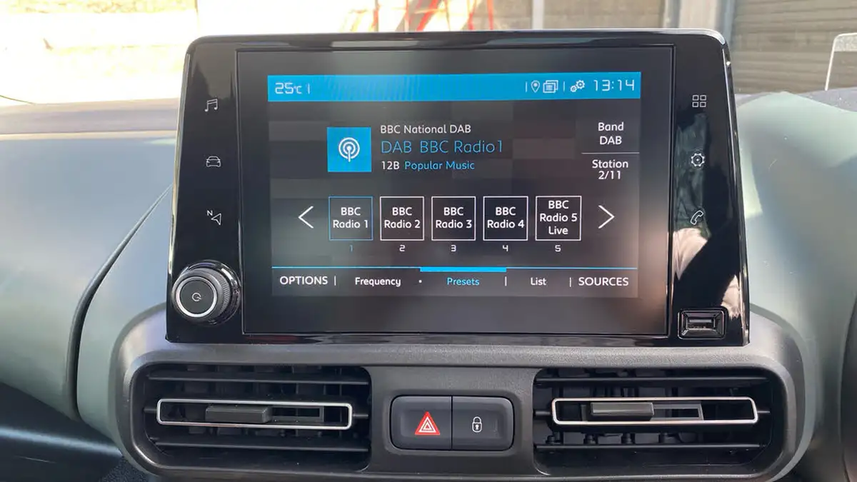 2020-citroen-berlingo-15bluehdi-flair-xtr-m-size-100ps-big-30