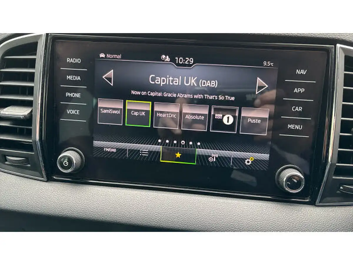 2021-skoda-karoq-15-tsi-se-l-dsg-big-11