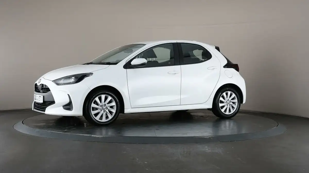 2022-toyota-yaris-15-vvt-i-icon-big-31
