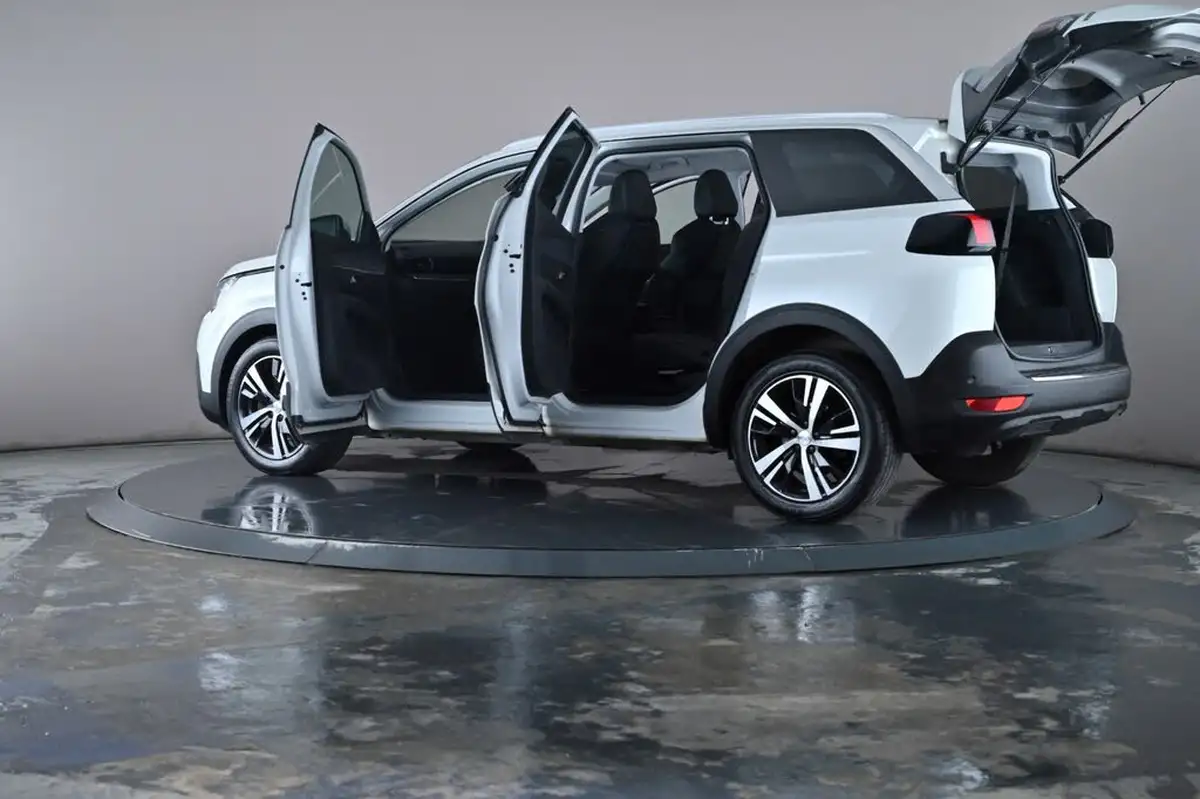 2018-peugeot-5008-suv-12-puretech-allure-eat6-big-52