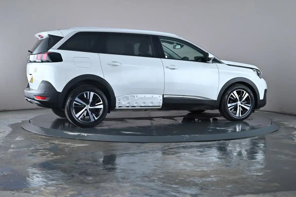 2018-peugeot-5008-suv-12-puretech-allure-eat6-big-28