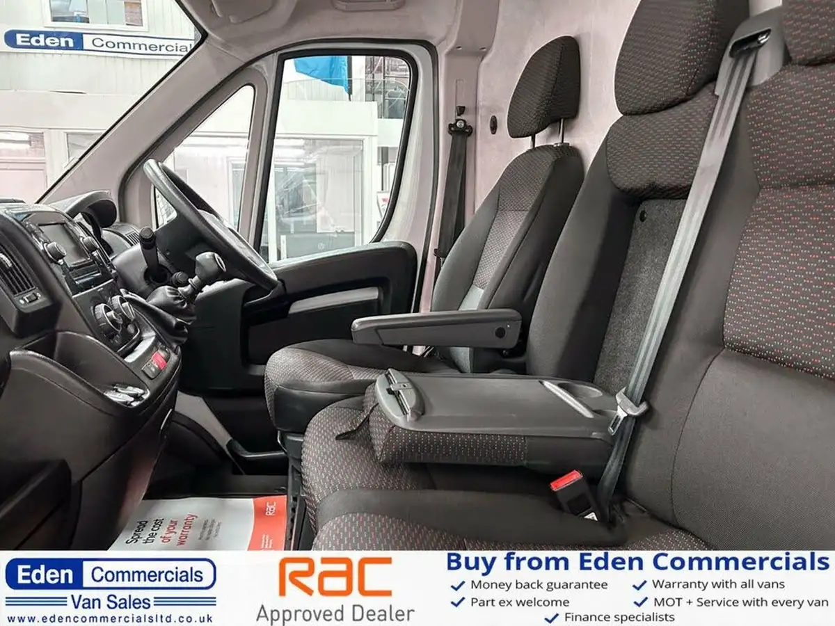 2022-citroen-relay-22bluehdi-35-l3h2-enterprise-panel-big-5