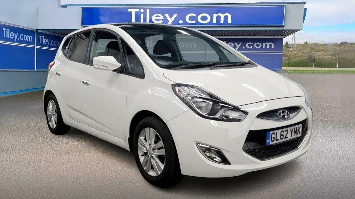 2013-hyundai-ix20-16-style-123bhp-big-0