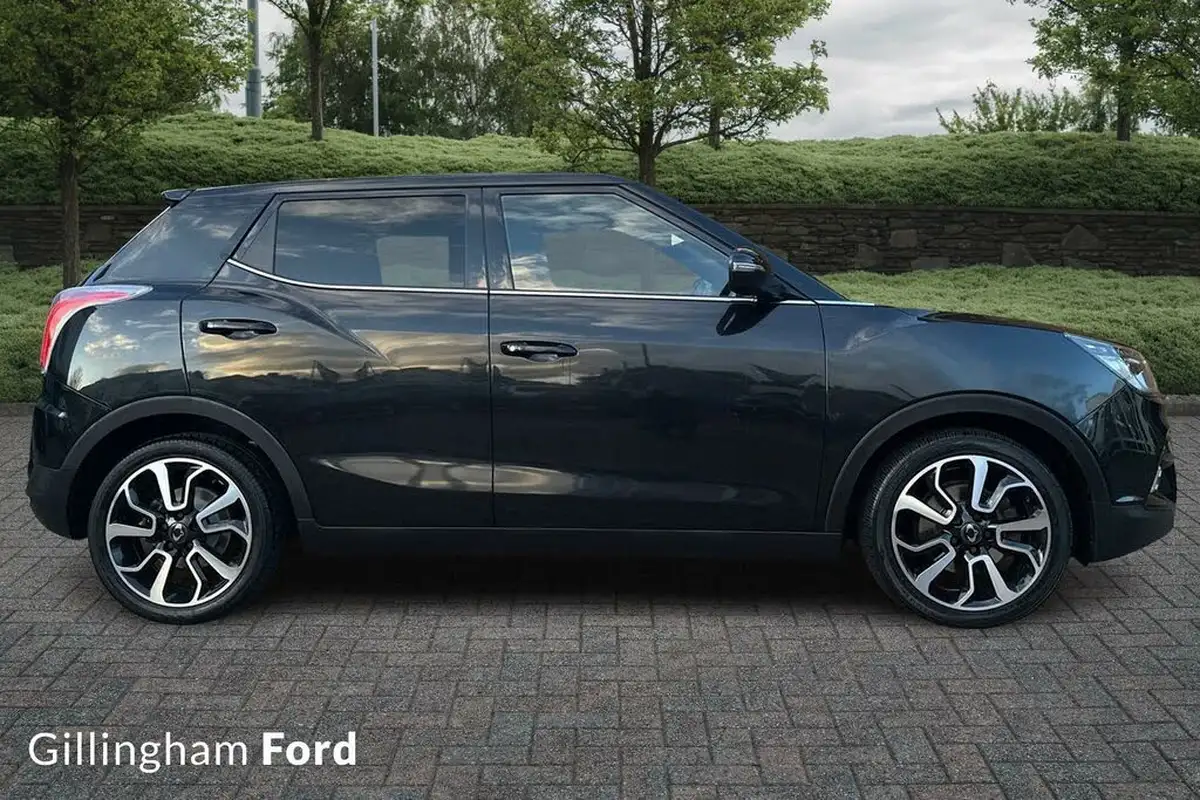 2017-kgm-ssangyong-tivoli-16td-elx-2wd-big-2