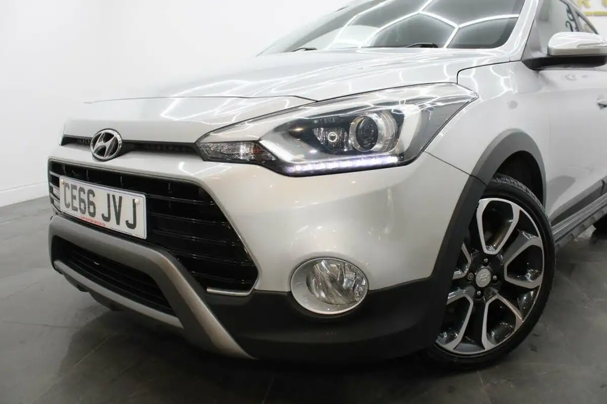 2016-hyundai-i20-10-active-big-28