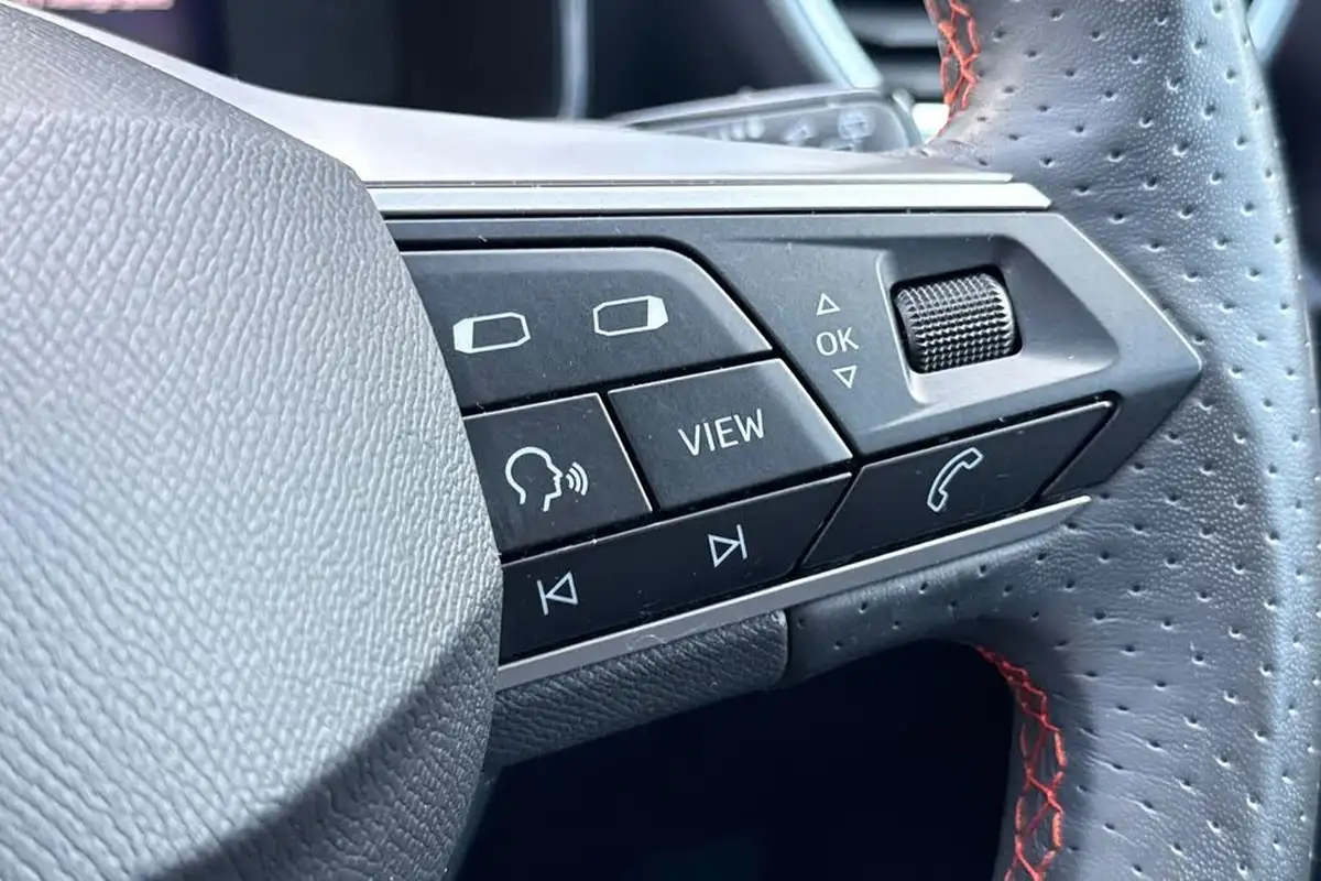 2021-seat-leon-14-e-hybrid-fr-hatchback-big-27