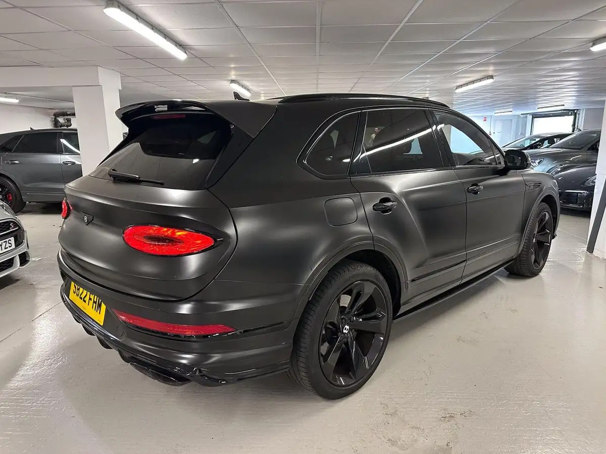 2022-bentley-bentayga-40-v8-big-6