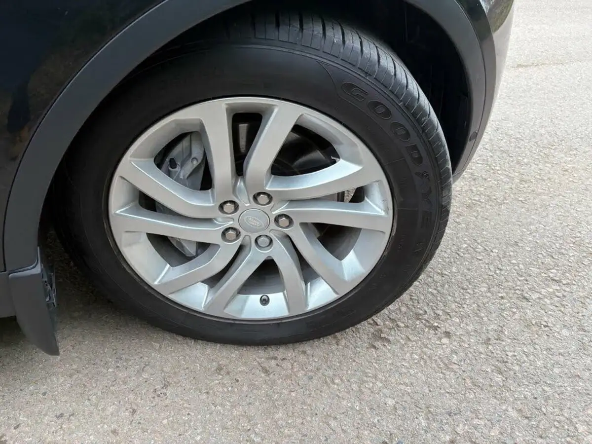 2019-land-rover-discovery-30-sd6-commercial-hse-big-26