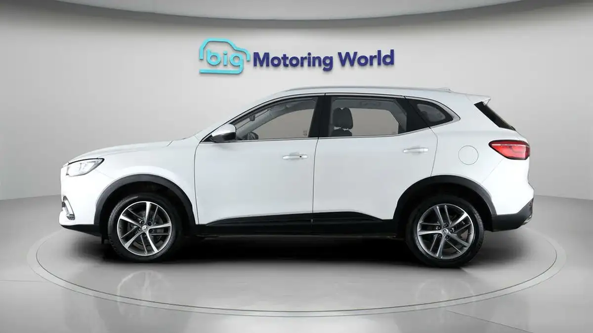 2022-mg-hs-15t-gdi-excite-162ps-big-4