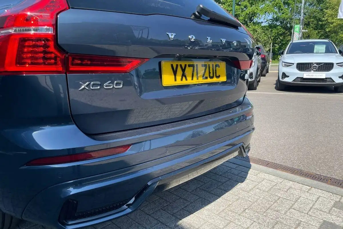 2021-volvo-xc60-20-t8-r-design-pro-455bhp-plug-in-hybrid-big-16