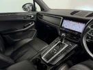 2019-porsche-macan-20-small-25