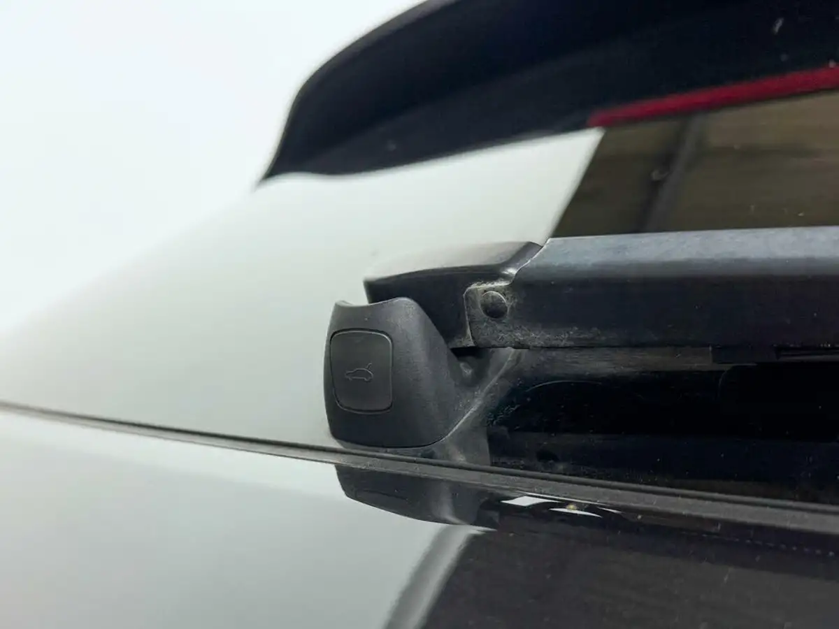 2019-porsche-macan-20-big-16