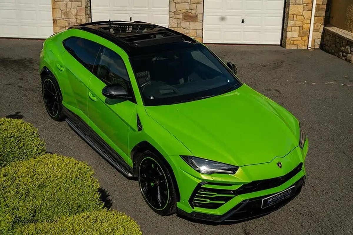 2021-lamborghini-urus-40-no-trim-big-54