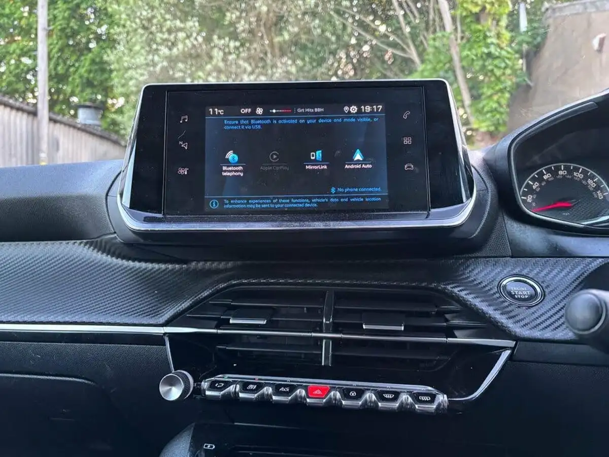 2022-peugeot-208-12-puretech-active-premium-100bhp-eat8-big-27