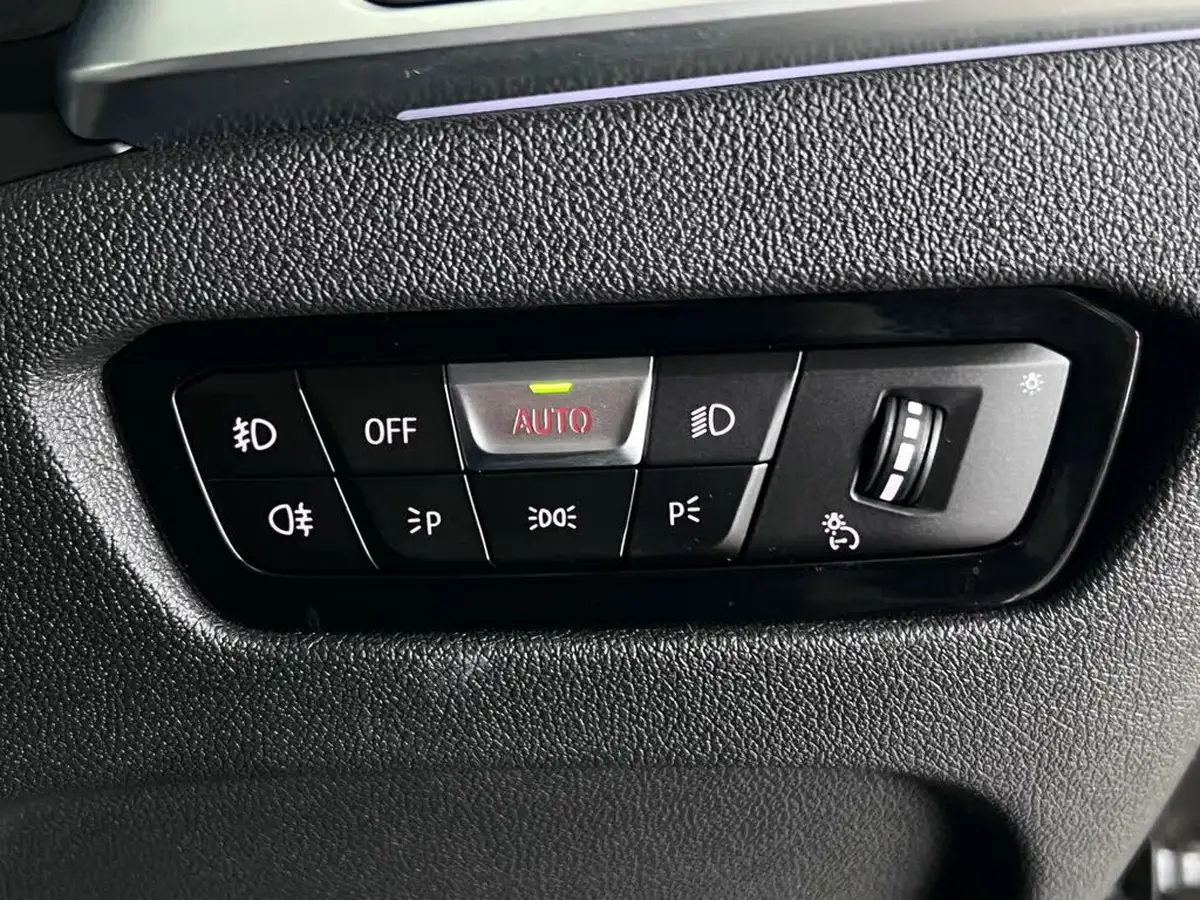 2021-bmw-3-series-20-330e-m-sport-pro-edition-saloon-4d-big-33
