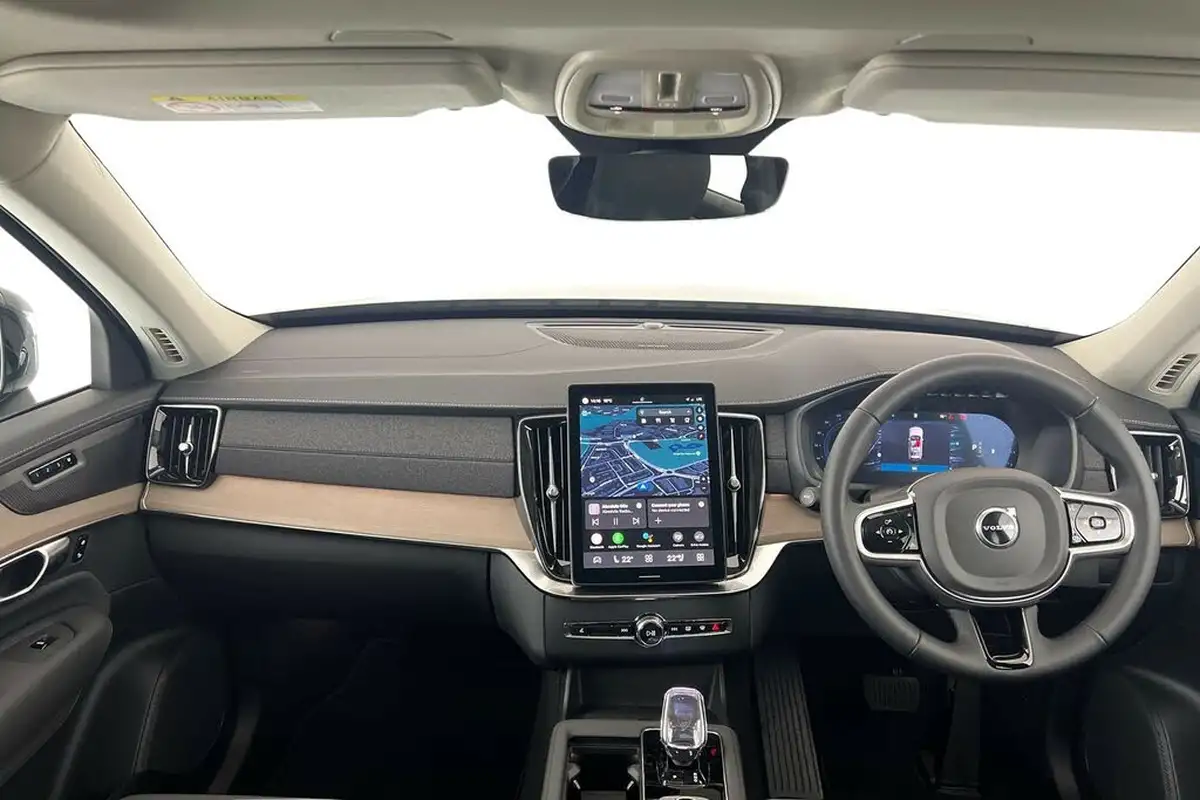 2025-volvo-xc90-20-b5-plus-big-5