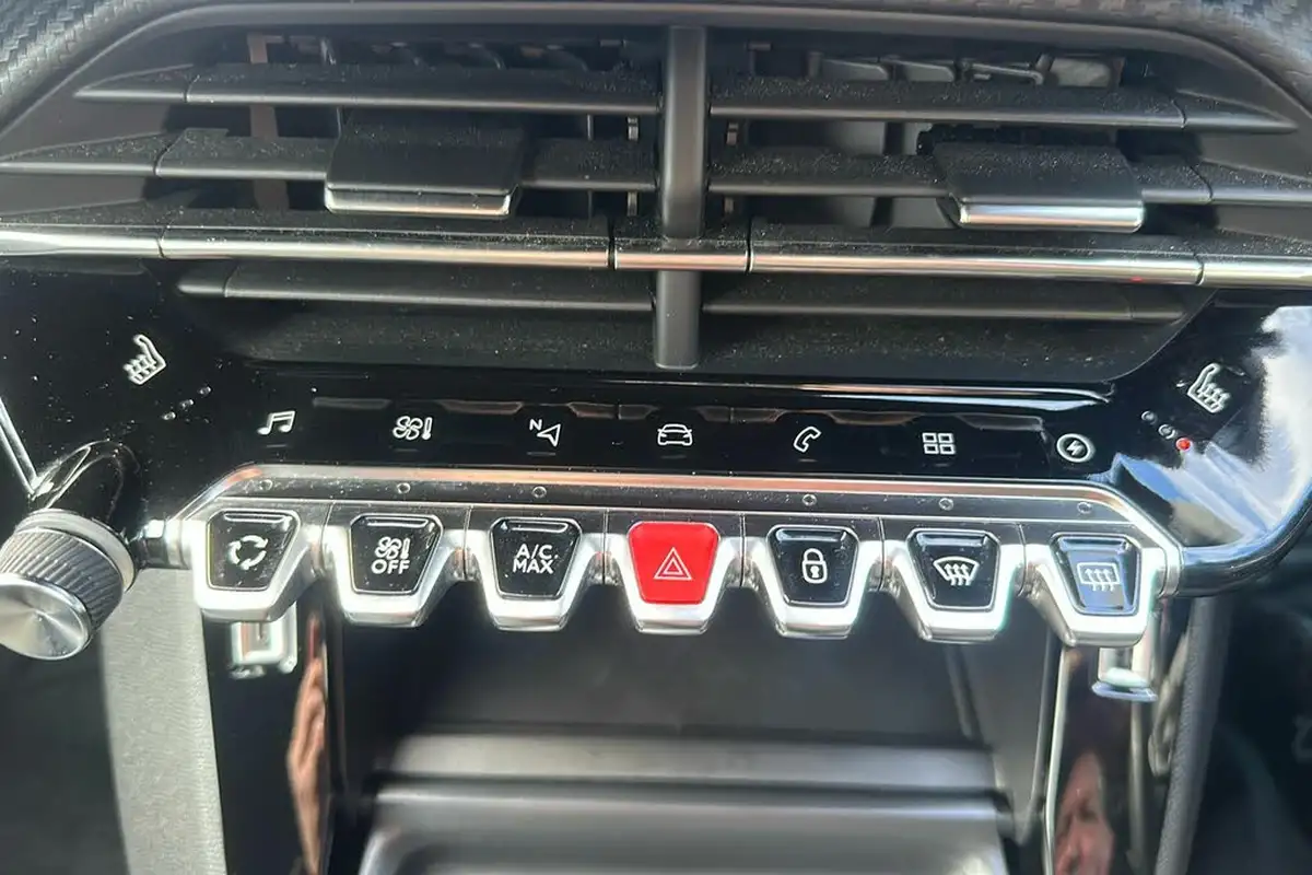2021-peugeot-2008-suv-e-gt-big-14