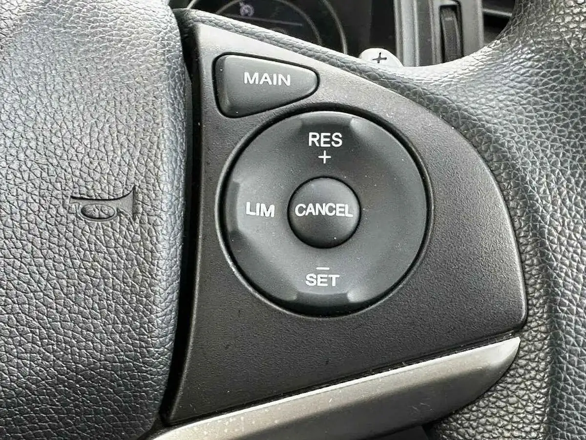 2019-honda-jazz-13-i-vtec-se-cvt-big-31