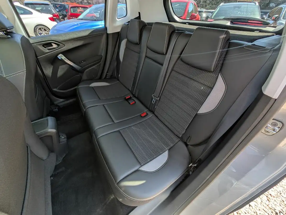 2017-peugeot-2008-suv-16bluehdi-allure-100bhp-big-11
