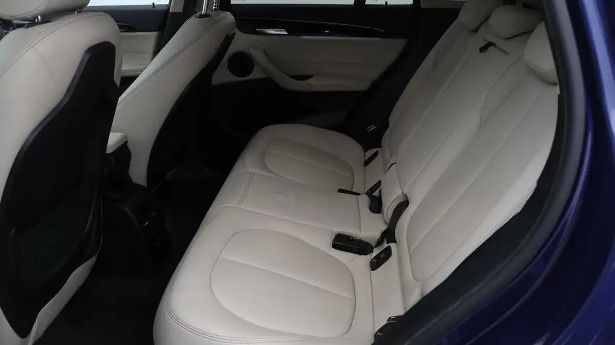 2021-bmw-x1-15-xdrive-25e-phev-xline-big-15