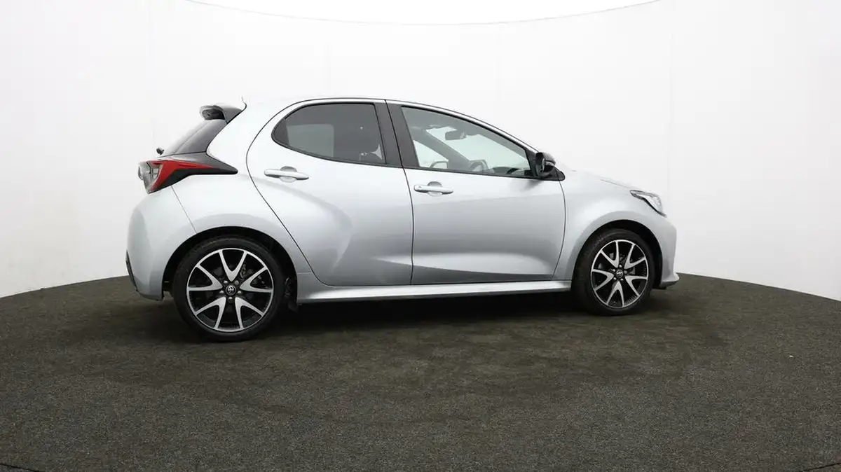 2022-toyota-yaris-15-vvt-i-dynamic-big-27