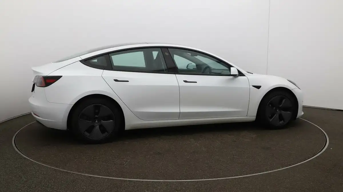 2021-tesla-model-3-e-long-range-awd-big-42