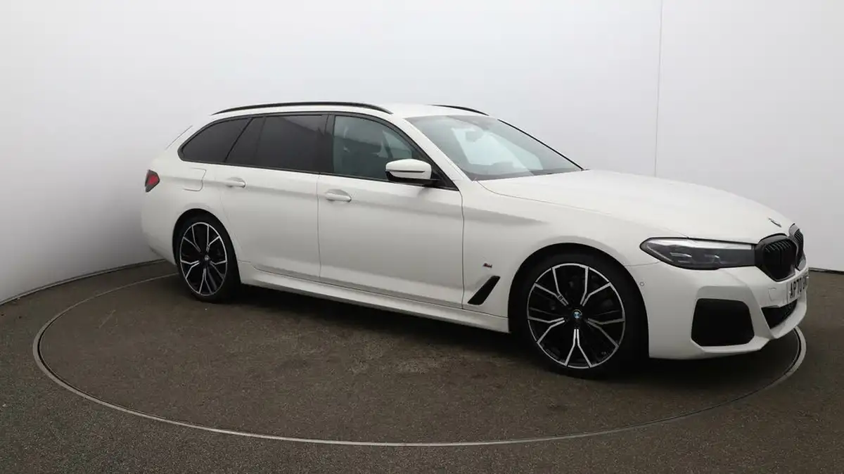 2020-bmw-5-series-big-37