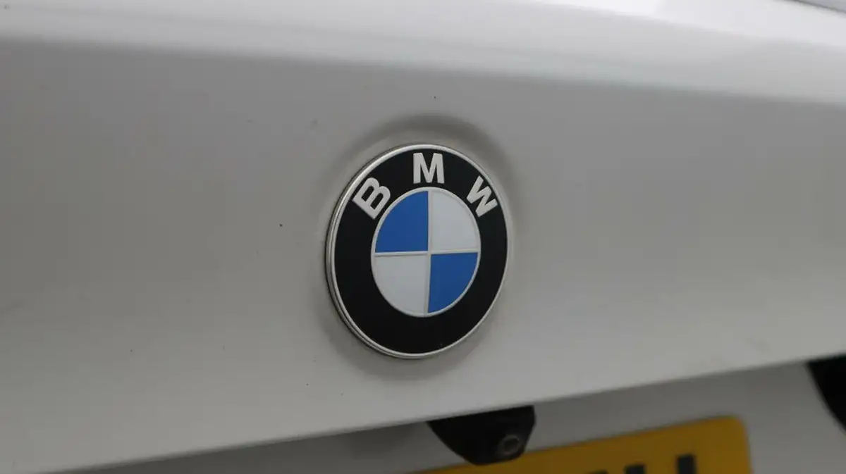2020-bmw-5-series-big-20
