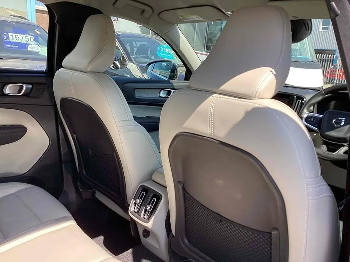 2019-volvo-xc40-20-t4-inscription-big-36