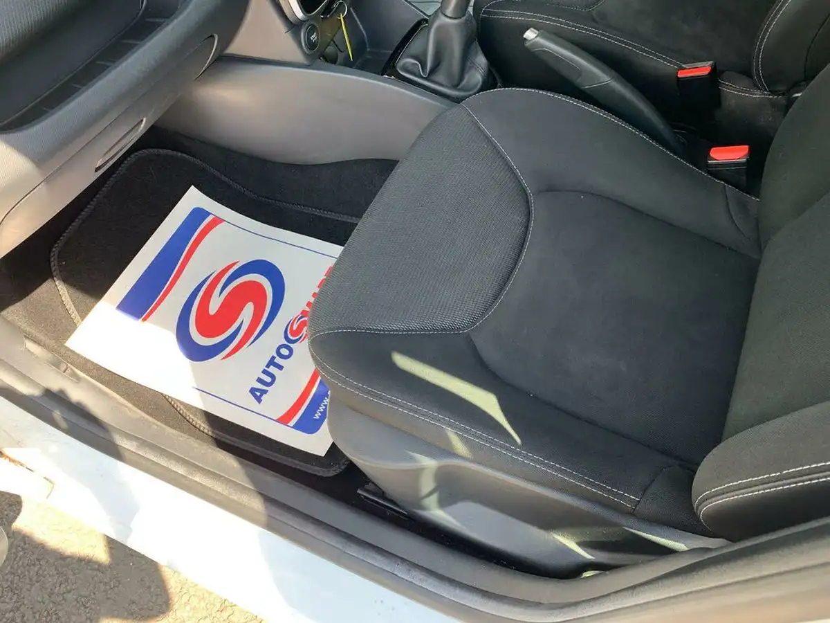 2015-renault-clio-09-tce-dynamique-nav-big-14