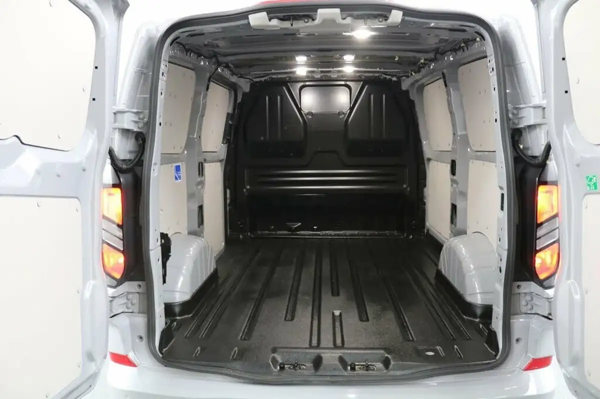 2023-ford-transit-custom-20tdci-320-l1h1-limited-136pseu6e-panel-van-1996cc-auto-big-17