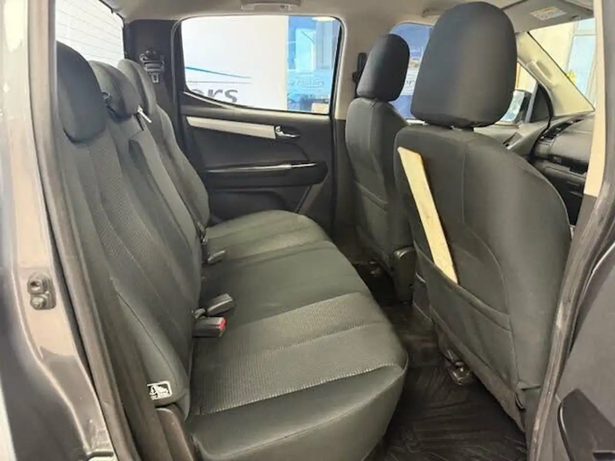 2019-isuzu-d-max-19td-yukon-double-pick-up-big-17