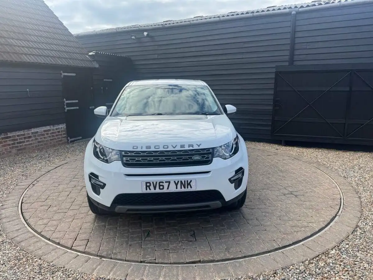 2017-land-rover-discovery-sport-20td4-se-tech-182ps-suv-auto-big-2