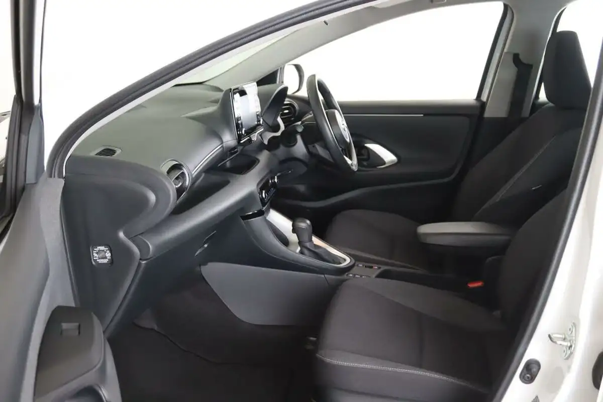 2022-toyota-yaris-15-vvt-i-icon-big-10