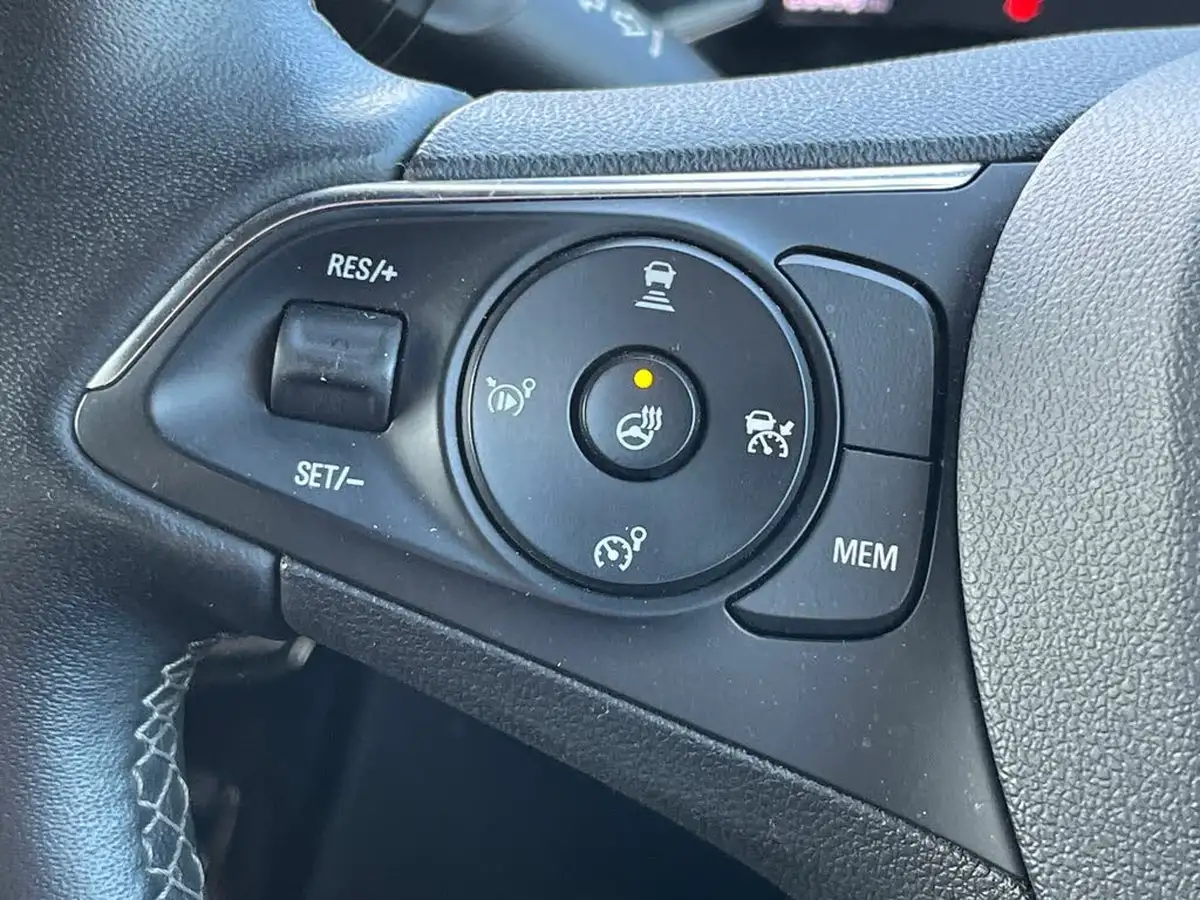 2022-vauxhall-mokka-e-sri-premium-big-25