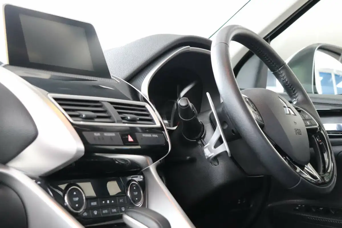 2018-mitsubishi-eclipse-cross-15-4-auto-big-45
