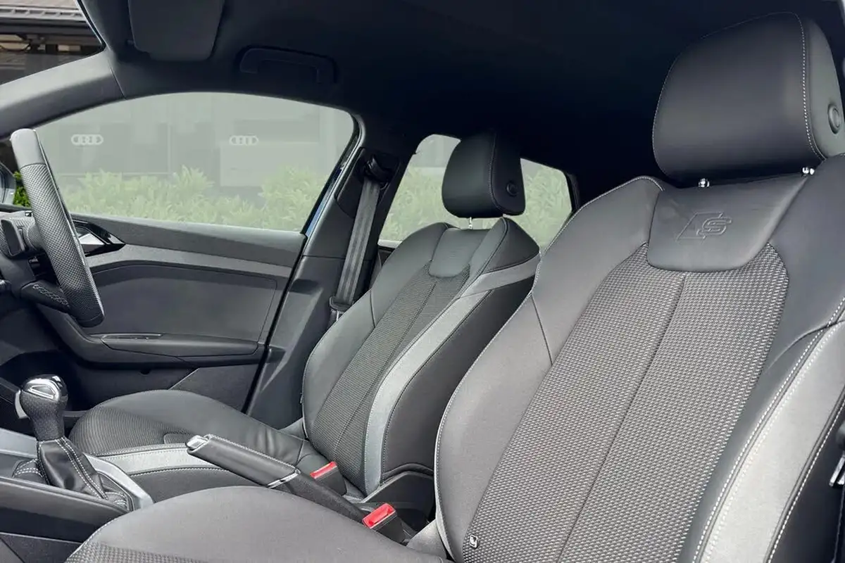2025-audi-a1-15-35-tfsi-black-edition-big-14